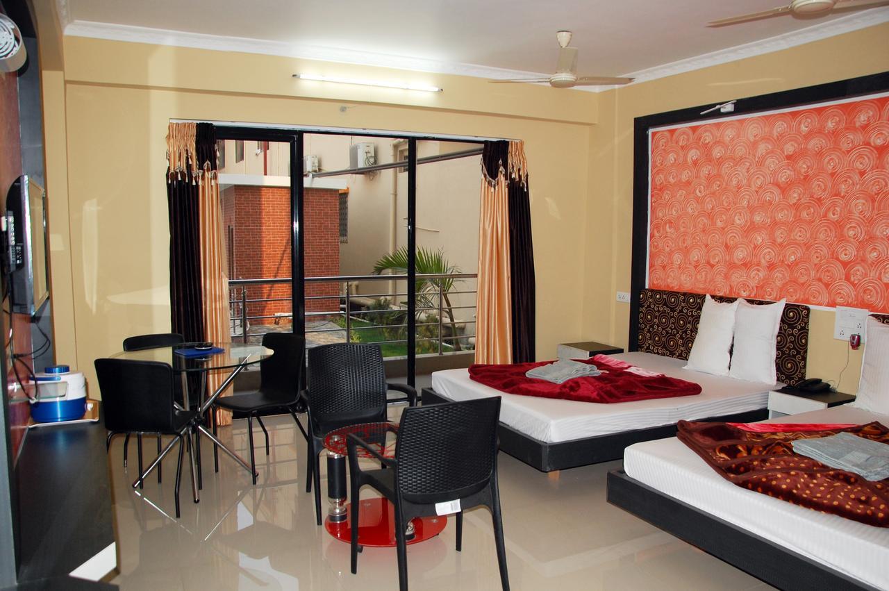 Swagatam International Hotel Тарапит Екстериор снимка