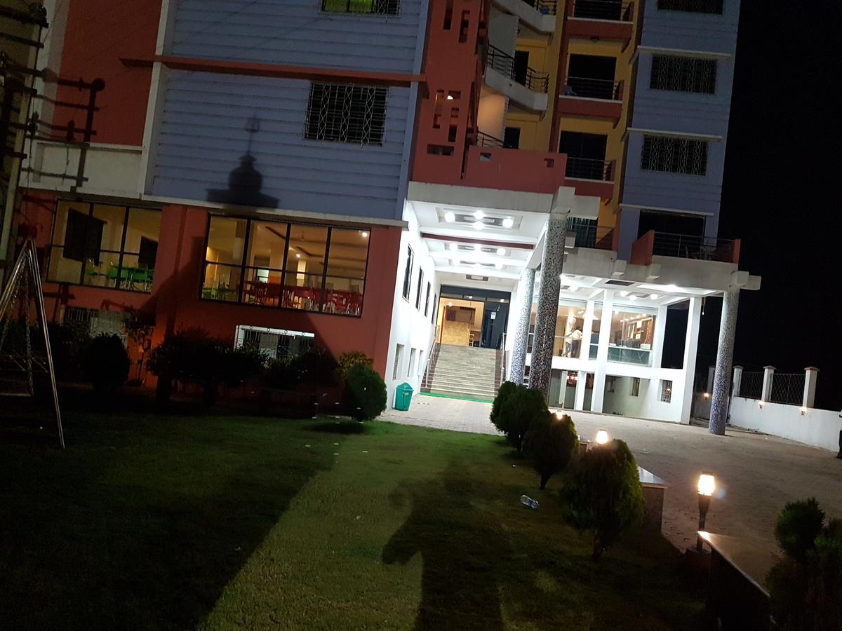 Swagatam International Hotel Тарапит Екстериор снимка