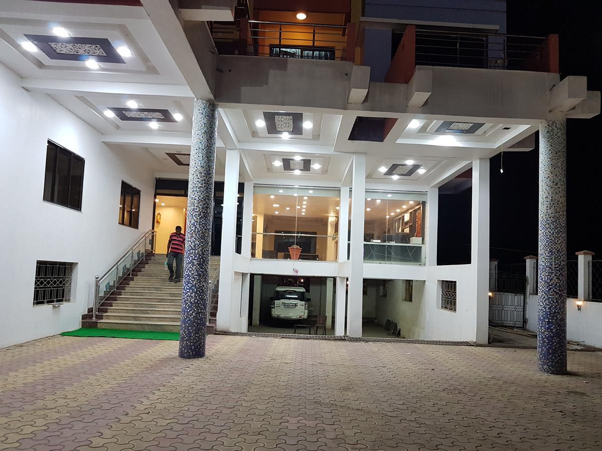 Swagatam International Hotel Тарапит Екстериор снимка