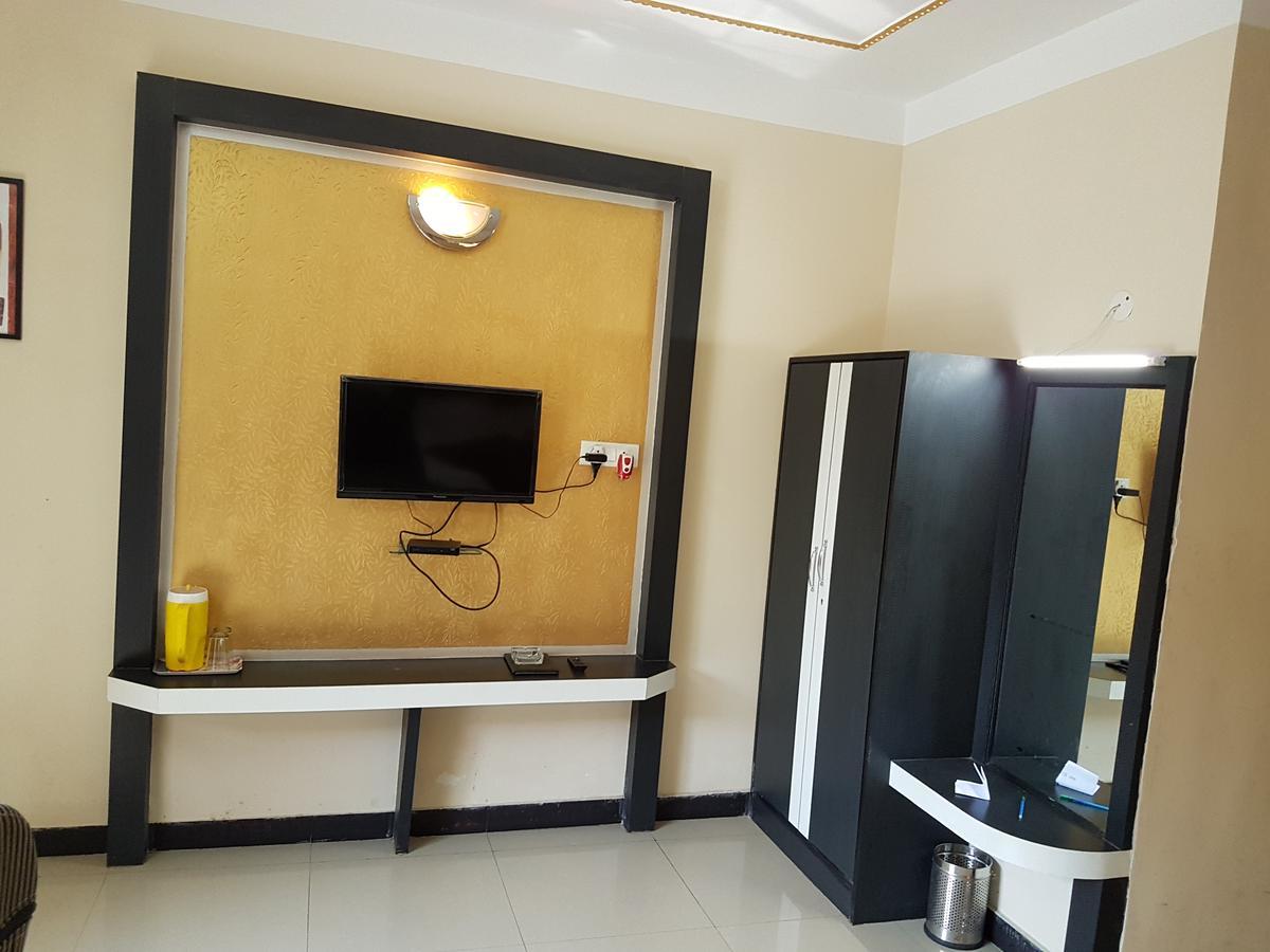 Swagatam International Hotel Тарапит Екстериор снимка